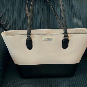 Kate Spade bag NEW used for dinner once. Cream and black